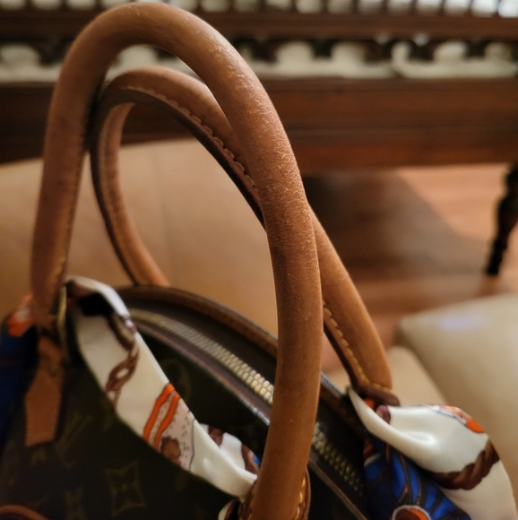 Louis Vuitton Monogram Elipse PM Handbag - Picture 7 of 16